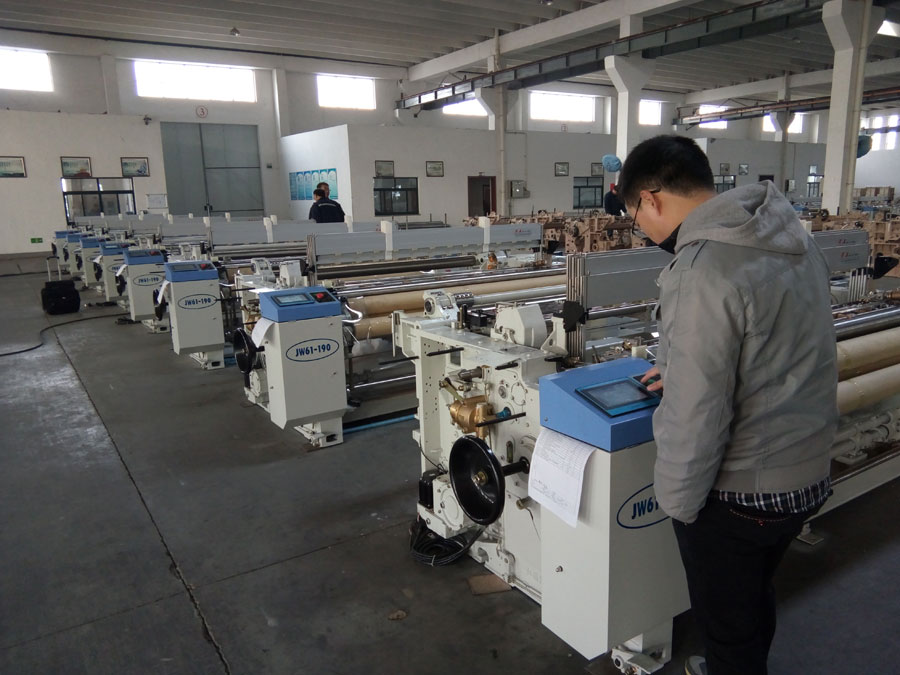 Delivery of water jet loom